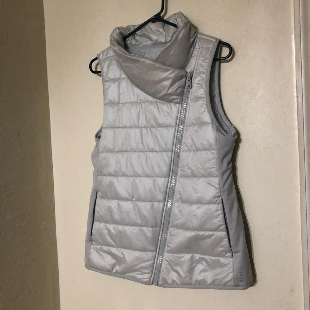 Reebok Vest - Picture 5 of 5